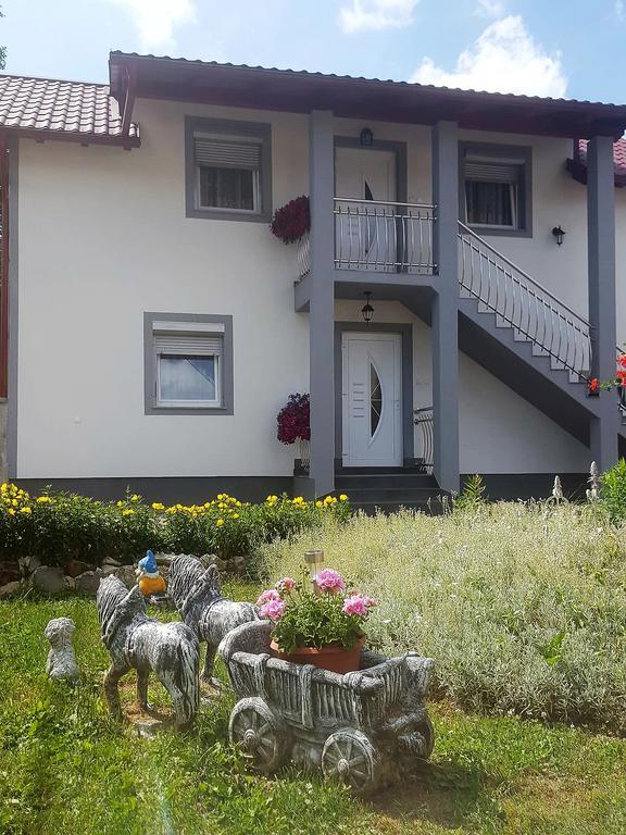 Guesthouse Samolov Vrhovine Exterior photo