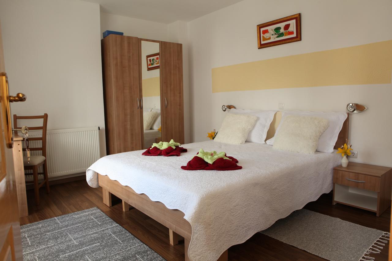 Guesthouse Samolov Vrhovine Exterior photo
