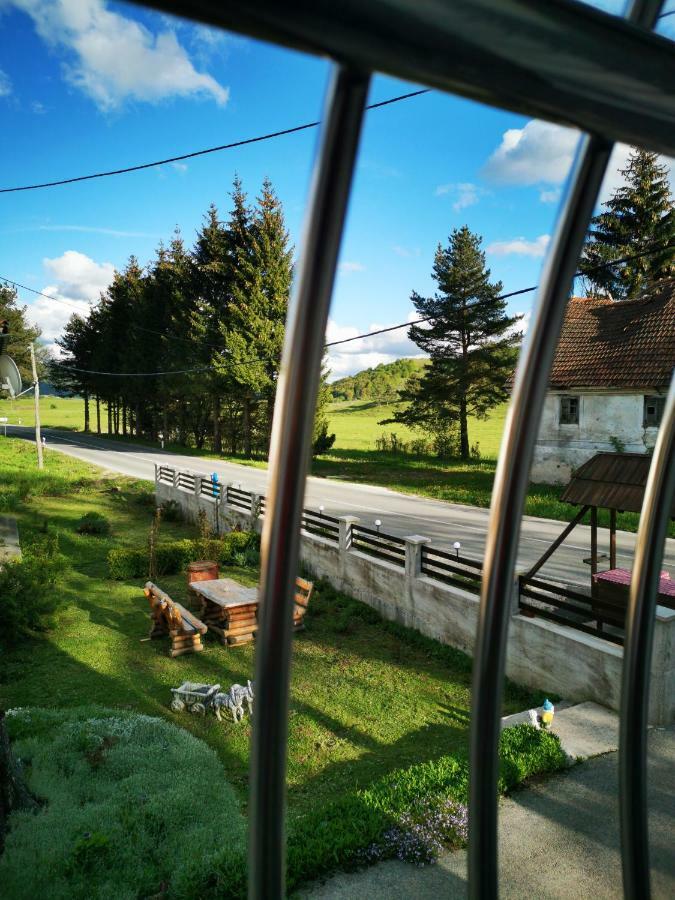 Guesthouse Samolov Vrhovine Exterior photo